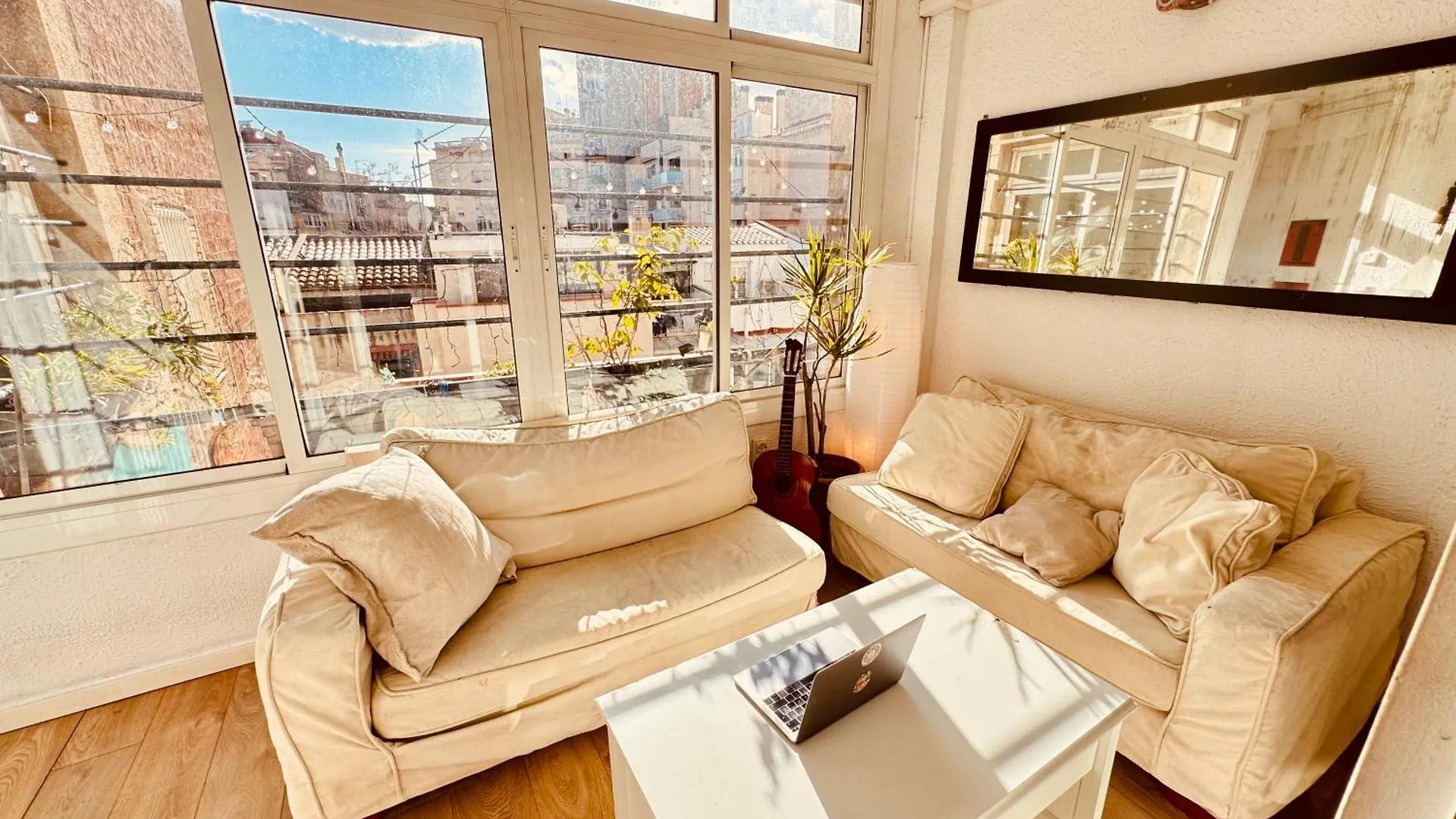 Homestay Casa Clot Apartment Barcelona Spain