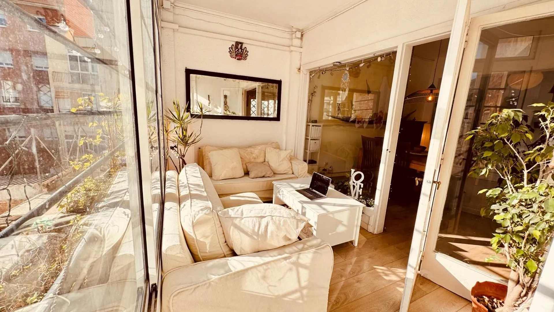 Casa Clot Apartment Barcelona Homestay